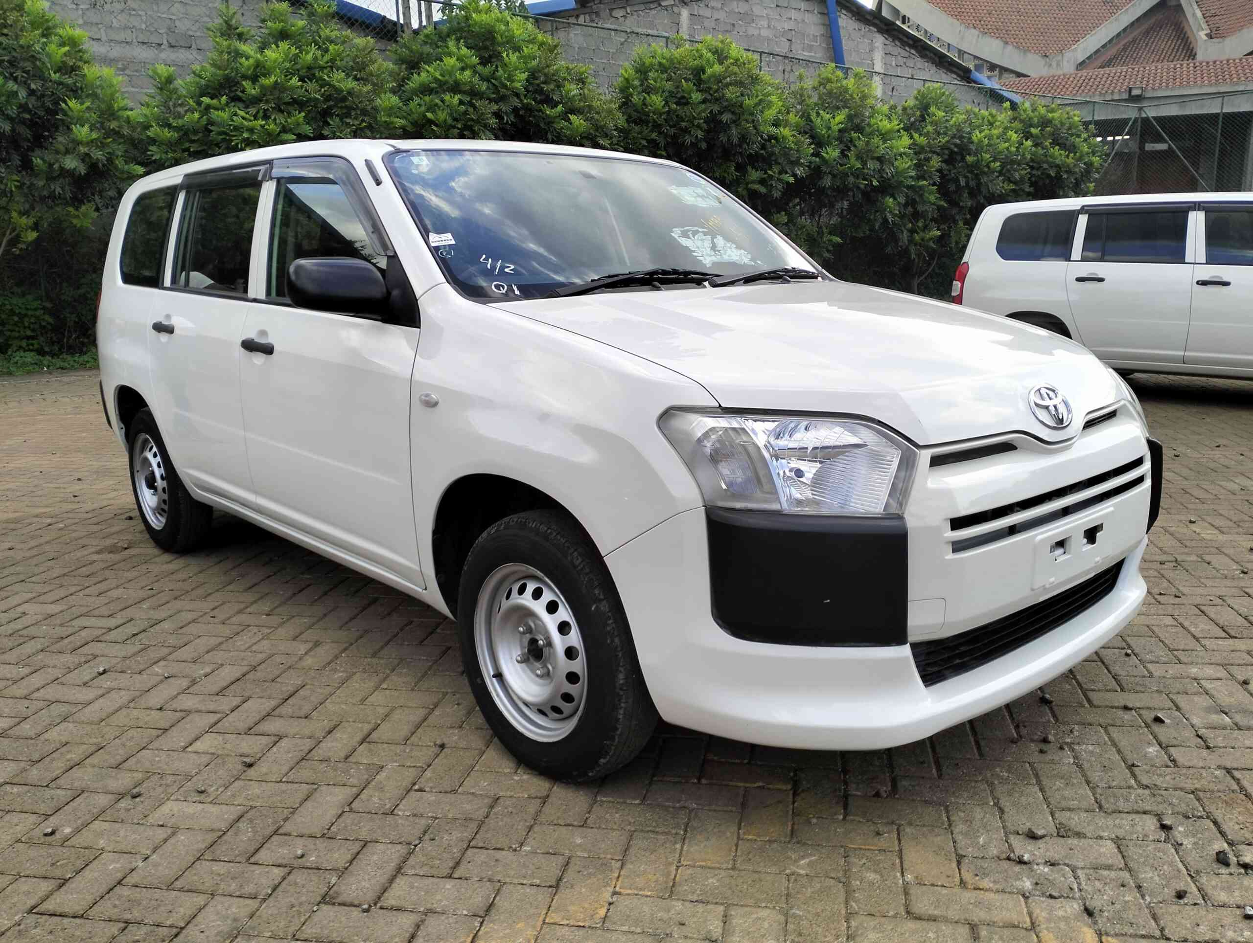 Ford Mustang Fastback - Image 2